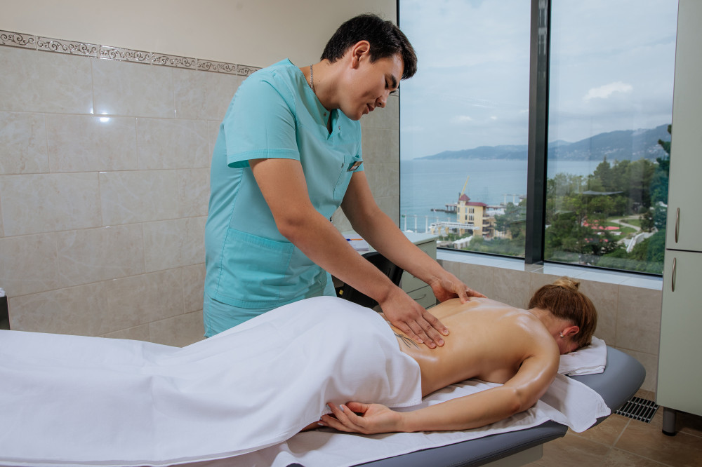 6 услуг, на которые стоит записаться в клинику Z-Clinic